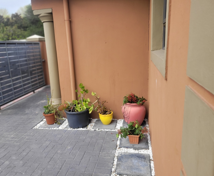 To Let 3 Bedroom Property for Rent in Hagley Western Cape
